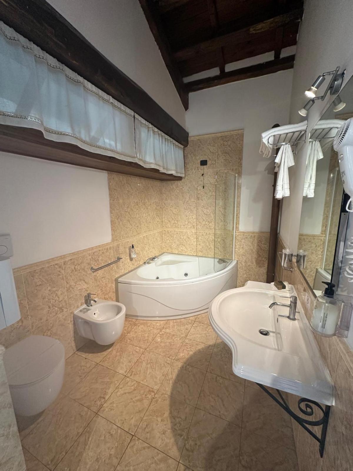 Hotel Tenuta Dell'Argento Resort Civitavecchia Kültér fotó